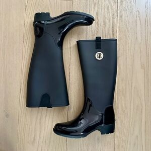Tommy Hilfiger Tall Rain Boots – size 8